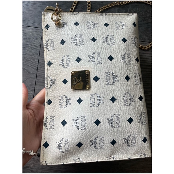 Vintage MCM Visetos White Leather Crossbody Shoulder Bag - Picture 15 of 16